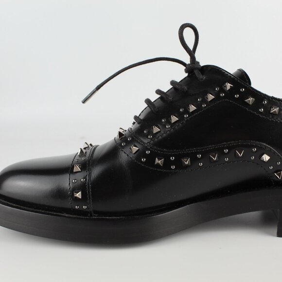 Valentino Garavani Gentleglam Studded Wingtip Oxford (Women) - Picture 14 of 16